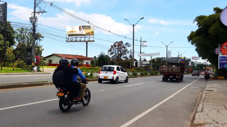 Valla publicitaria PAA-005A de Hercas en Vía Las Palmas