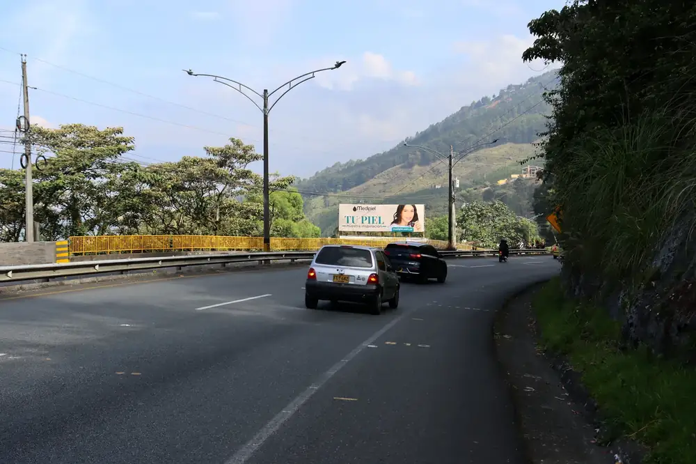 Valla publicitaria PAM-037 de Hercas en Vía Las Palmas