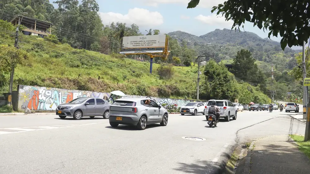 Valla publicitaria PAT-013A de Hercas en Vía Las Palmas