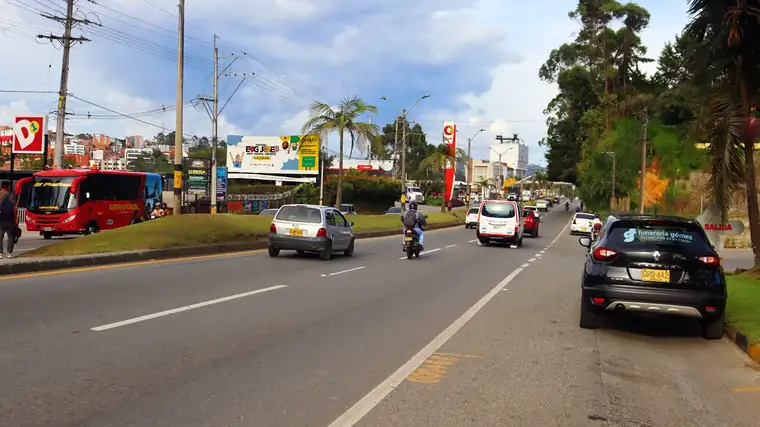 Valla publicitaria PRB-029A de Hercas en Autopista Medellín–Bogotá