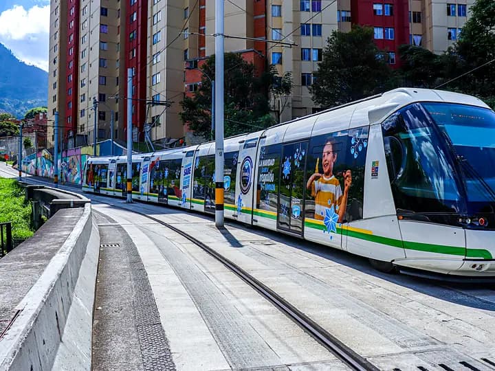 Alpina: Tranvía, campaña de Navidad, registro del portafolio de Hercas