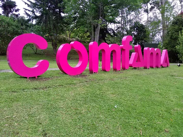 Comfama: Aviso en bastidor, registro del portafolio de Hercas