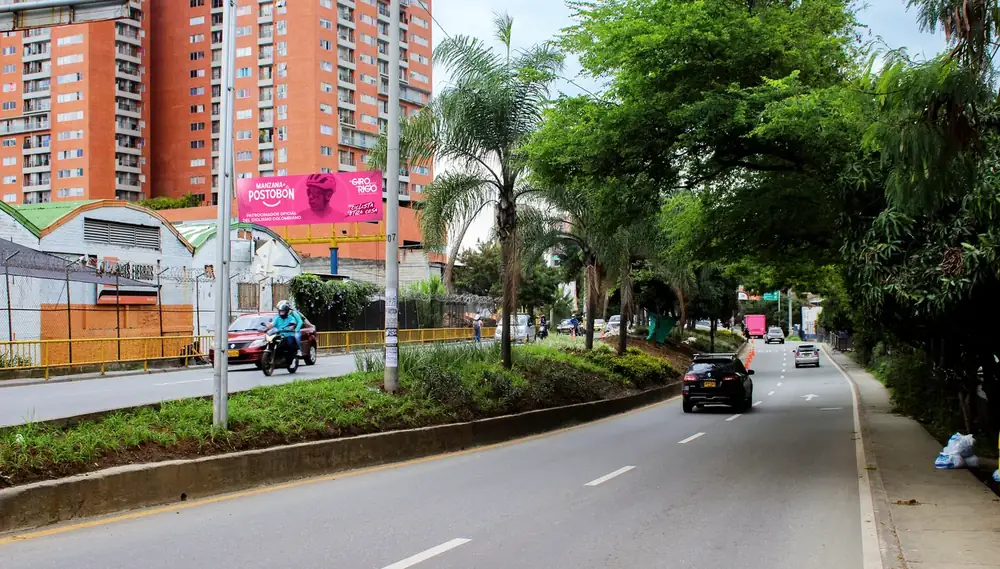 Valla publicitaria PRC-004A de Hercas en Autopista Norte