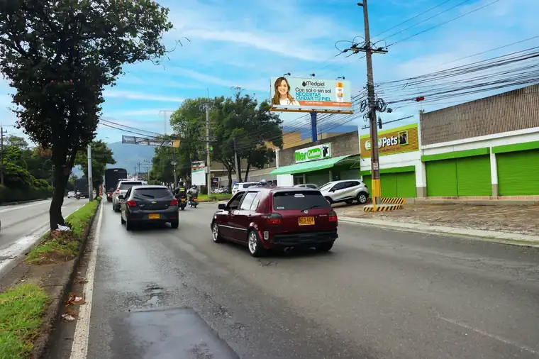 Valla publicitaria PUV-034 de Hercas en Autopista Sur — Itagüí